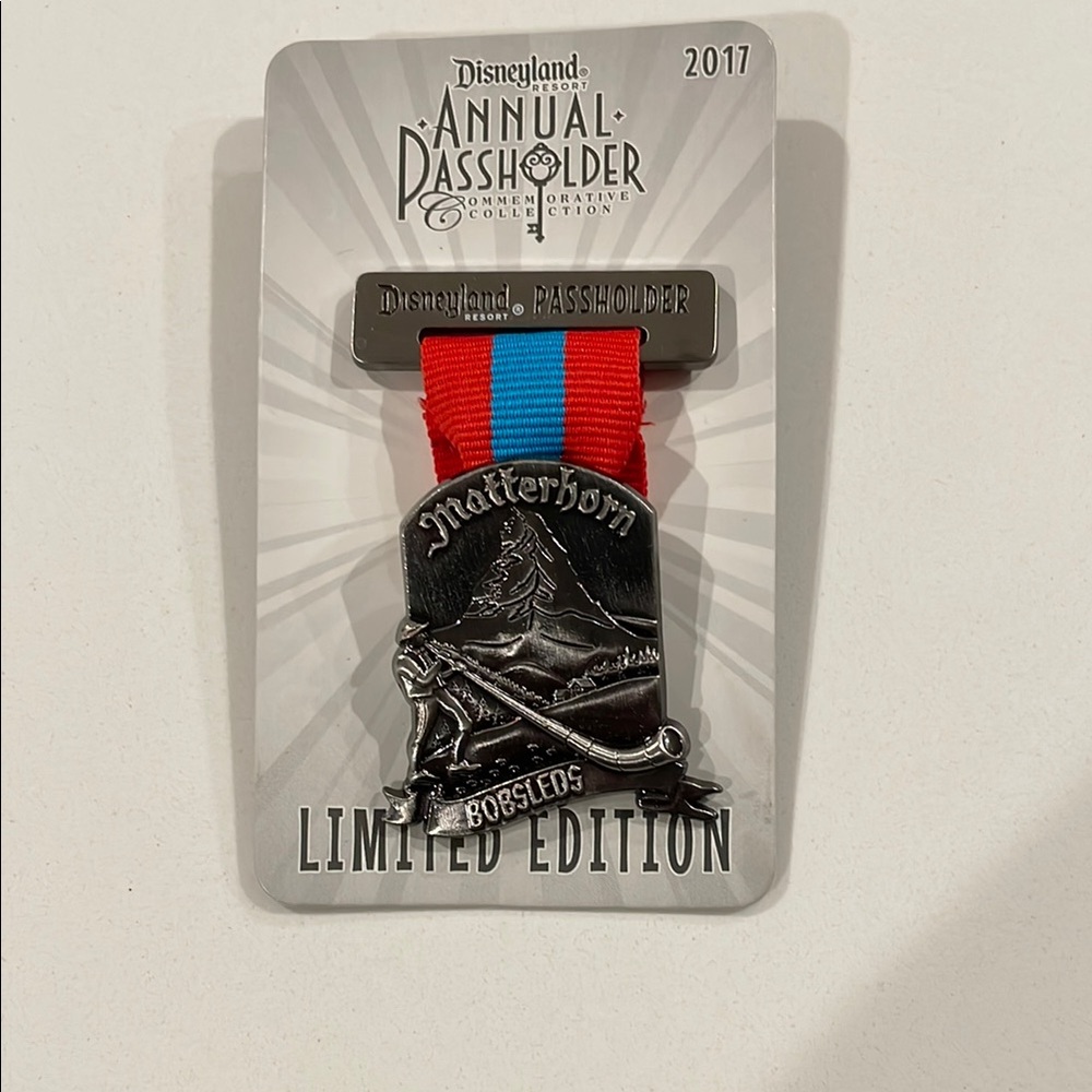 Disneyland Annual Passholder Limited Edition Pin